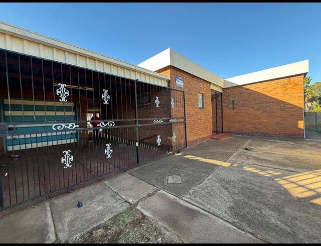 9 BEDROOM HOUSE FOR SALE IN VANDERBIJLPARK CE 5